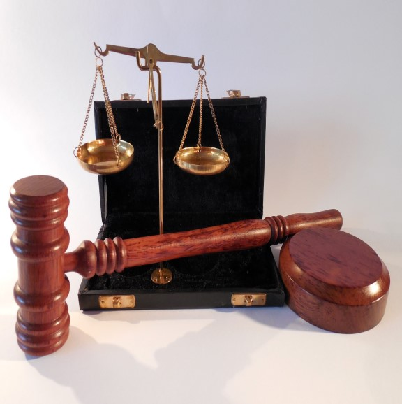 Judicial scale