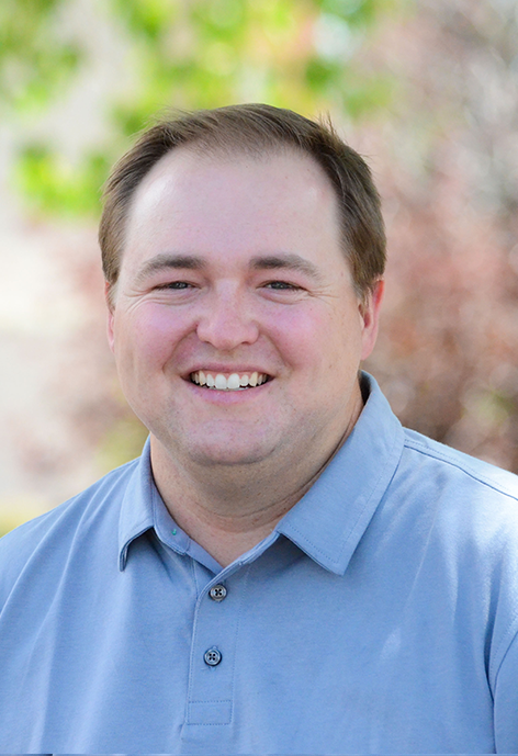 Eli Ellis Headshot