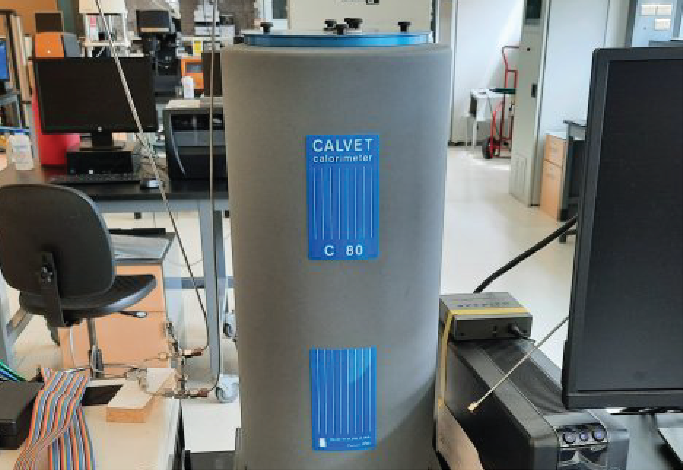 picture of lab equipment in the energy innovation center