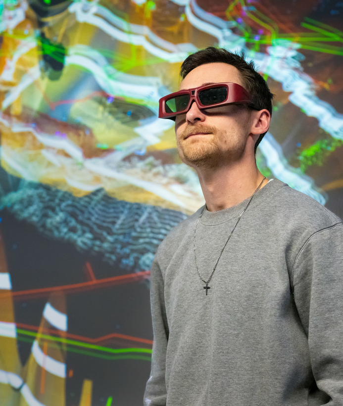 Student with virtual reality goggles