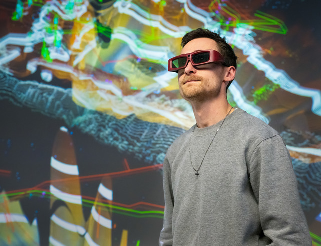 Student with virtual reality goggles