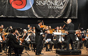 conductor with orchestra