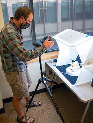 man working of a 3D scan