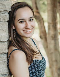 Lilly Gardner headshot