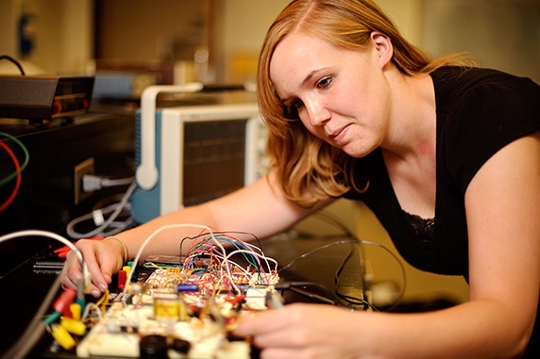 Picture of engineering student working in a lab